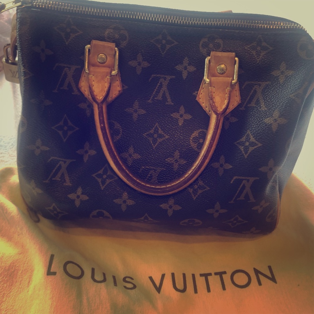 AUTHENTIC Louis Vuitton Speedy 25